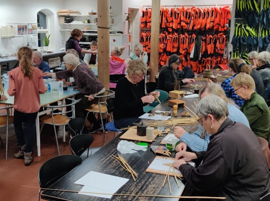 Der er fuld gang i naturværkstedet.